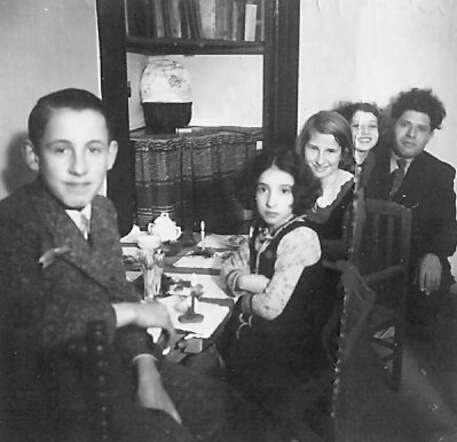 Max Plekker, Netty van Loen, Erica Plekker, Daisy van Loen, Izaak van Loen