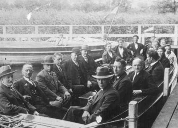 Coenraad (Coene) Mesritz tijdens een uitstapje in 1932