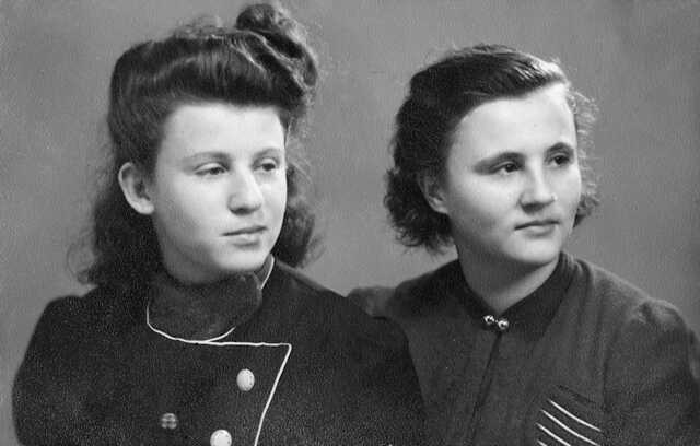 Mirjam en Corrie Frenkel in 1942
