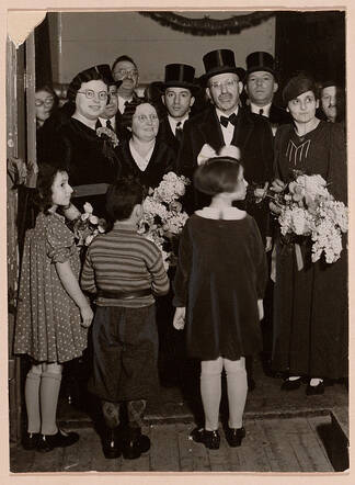 40-jarig jubileum van M.E. de Metz als godsdienstleraar, sjocheet en sofeer van Almelo, in de Grote Societeit te Almelo, 1937.