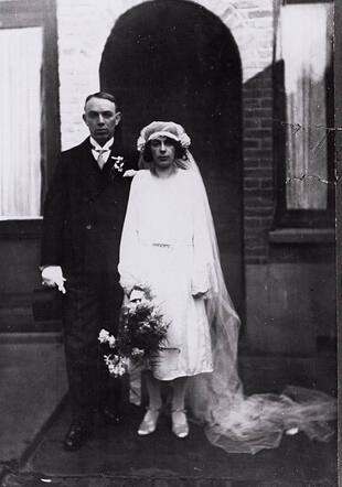 Huwelijk van Sara van der Hoek met Hertog de Lange, Ommen, 1931