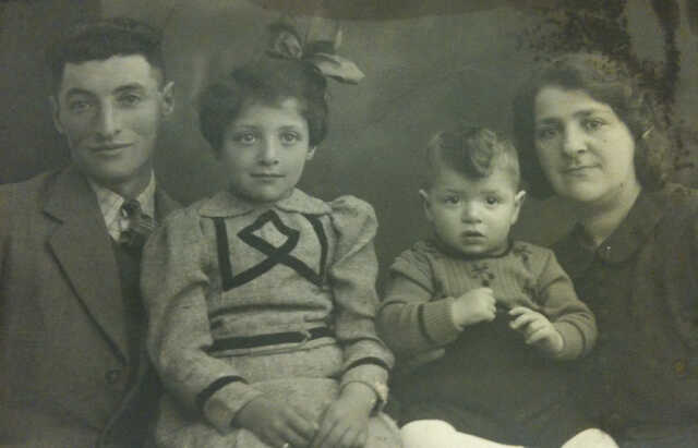 Sara Noach and Philip Noach with their parents Eduard and Anna Noach-Theeboom