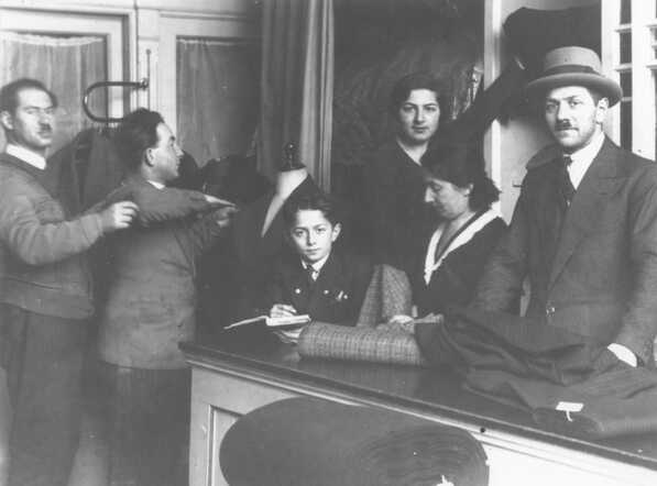 Jakob Hersz (Yankel) Nortman, geheel links, Amsterdam, jaren '30