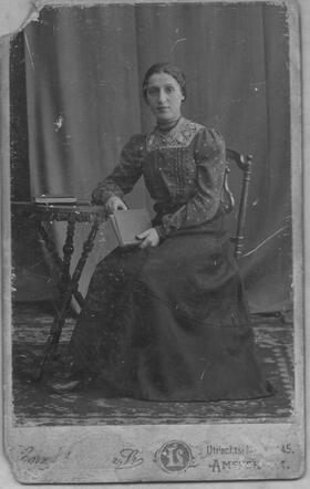 Flora Nussbaum-Pekel.