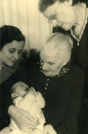 oma Jansje Vleeshhouwer-De Jong
