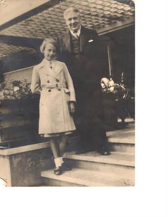 Abraham (Bram) Rodrigues met dochter Debora (Deetje) Rodrigues