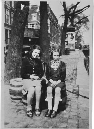 Ingrid Sophie (right) and Ruth Esther Pagener
