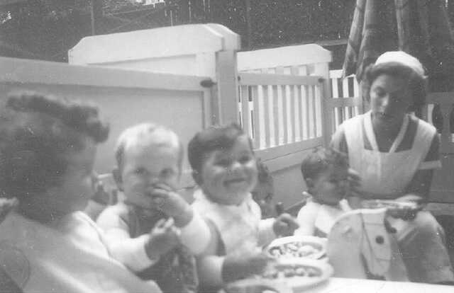 Salomon (Sallie) Parsser (3rd from the left) in the Crèche at the Plantage Middenlaan in Amsterdam, june 1939