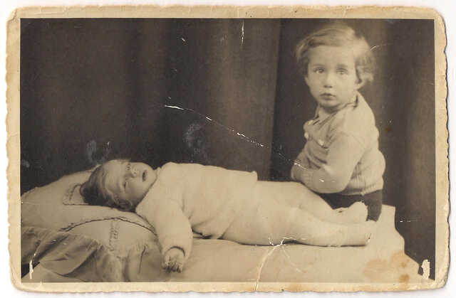 Sonja (left) and Femma Piller