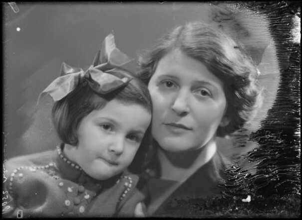 Sophie Randerath-Leons met haar dochter Anita Martha in 1938