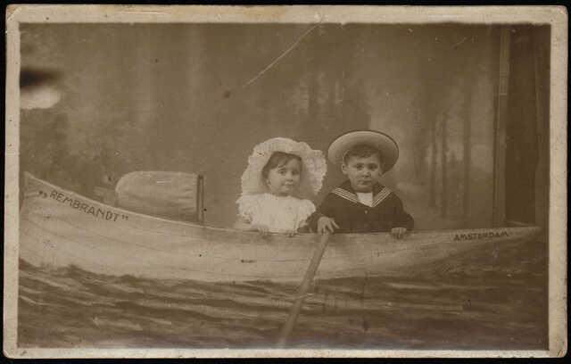 Samuel Wolf (Sam) de Groot met zijn zusje, 1912