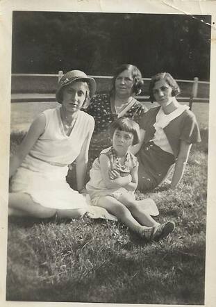 Sara Acohen-Salzedo, Rachel Acohen, Esther Rabbie, Rozette Acohen