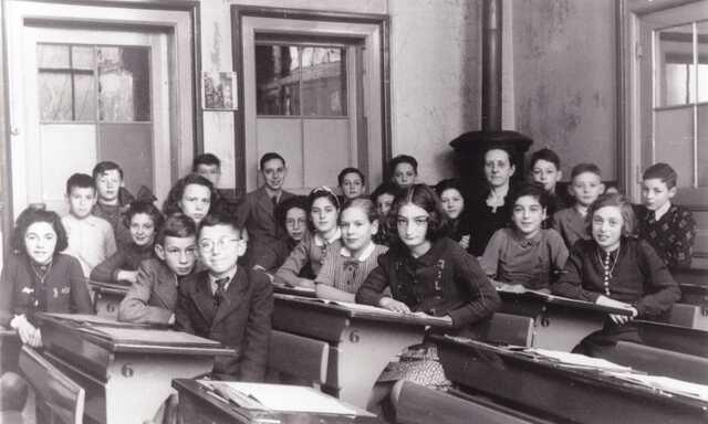 Klas 4 van de Joodse school aan de Molenwaterweg in Rotterdam