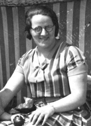 Sara Ephraim-Roos (cutting)