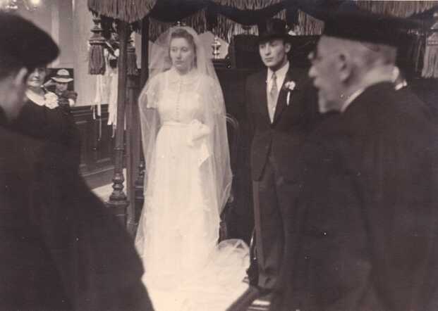 Chupah Henriette Con and Andries Gobes