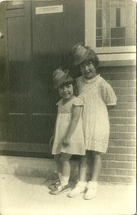 elly en haar zusje anneke