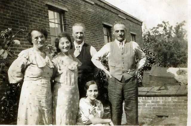 The Valk family from Muntendam and a visiting grandniece.