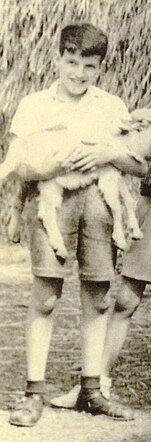 Gert Schefftel during a school trip of the Geert Grooteschool, 1940