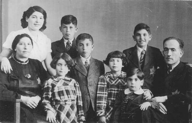 Mozes Schnitzler and his family