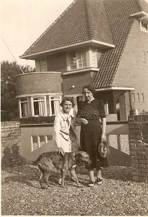 Selly de Vries-Haas with her daughter Clara Rozette