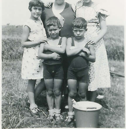 Emile en Elias (Eddy) van der Sluis with their cousin Fiep (she survived the war)