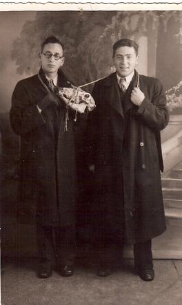 Medicijnstudenten in 1934, rechts staat mijn vader.