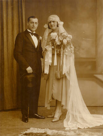 Trouwfoto van Sara Meyer-van Weren en haar echtgenoot, 4 juni 1930