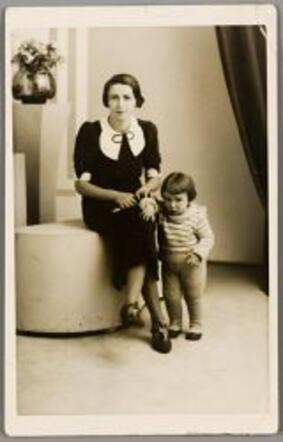 Rosette (Ronnie) van der Velde with her mother Rachel van der Velde-Calo