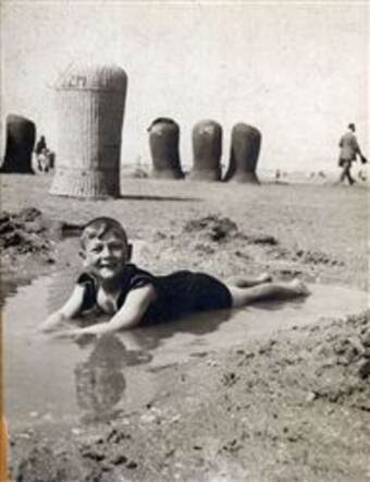 Arnold de Vries op het strand