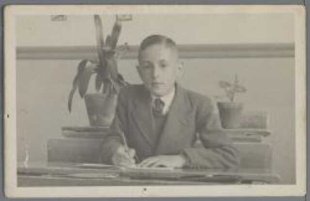 Wolf Abrahamson op de Joodse School in de Van Ostadestraat te Amsterdam, 1942