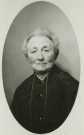 Portretfoto van Frouke Cohen