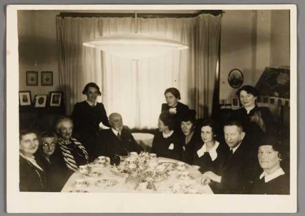 Verjaardagsfeest, 1937