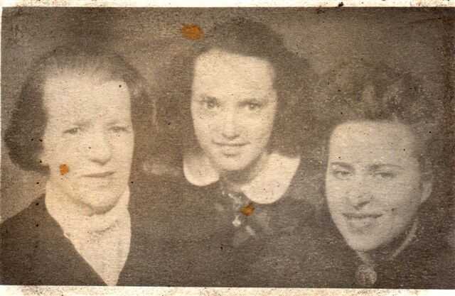 Picture of the Wachtel women