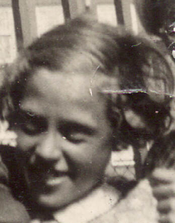 Esther Waterman (cutting)