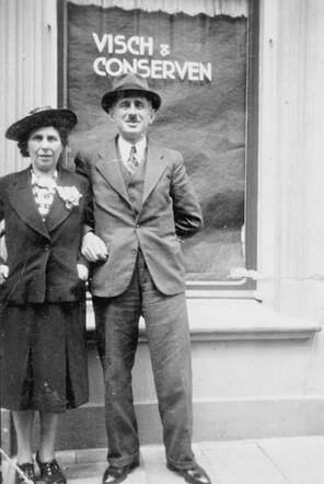 Abraham Wolf met zijn vrouw
