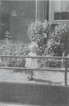 Rudi Rosa (Rosie) Wolf