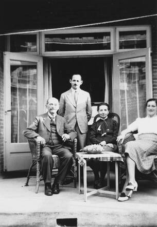 Kurt Arthur Zielenziger met zijn vrouw Lilly en zijn ouders, 1937