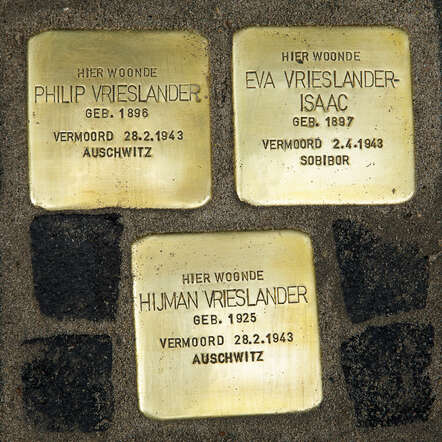 Stolpersteine Van Hattumstraat 1 a. Foto Ineke Walrave