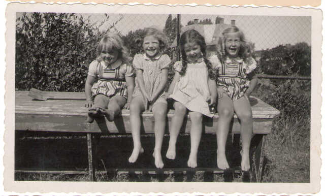 Barbara Aal (2nd from the right) with friends at a playground where these days the Hilton Hotel is situated, in 1942. 2nd from the right the donor of the photo, Flor Koopmans.