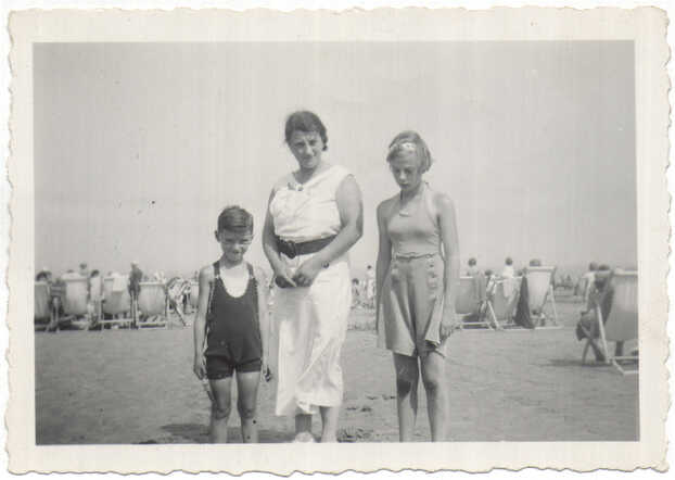 Alfred and Erna d'Ancona with their mother Sibilla d'Ancona-Israel