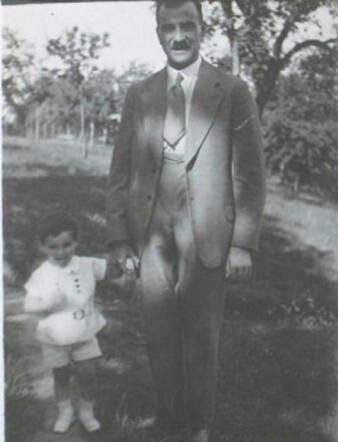 Siegried Hony met zijn kleinzoon Arnold Hony, ca 1941.