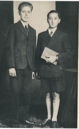 Heini Bettelheim (rechts) met zijn oudere broer Dolf die de oorlog overleefde