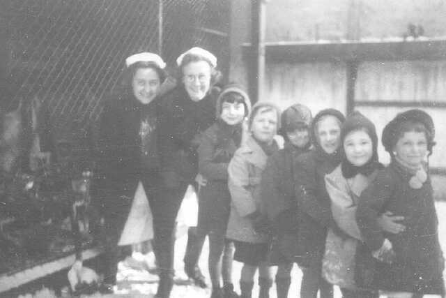 Group photo of the Creche at the Plantage Middenlaan in Amsterdam