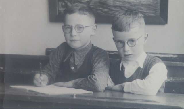 Samuel Joseph (links)  en Jacob Louis Bobbe (en)