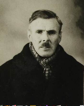Bron: Stadsarchief Amsterdam Marktvergunning   Aaron Salomons 5-11-1887  8-10-1942