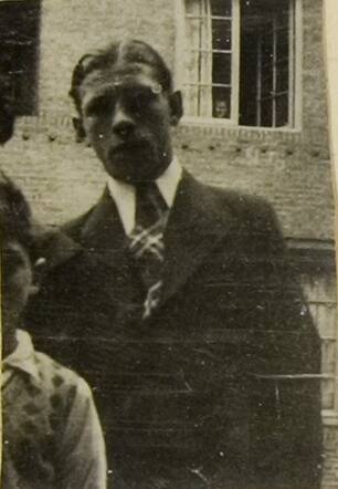 Bron: Stadsarchief Amsterdam Marktvergunning   Abraham Buitekant 18-6-1915  30-9-1942 kaart 012910_002