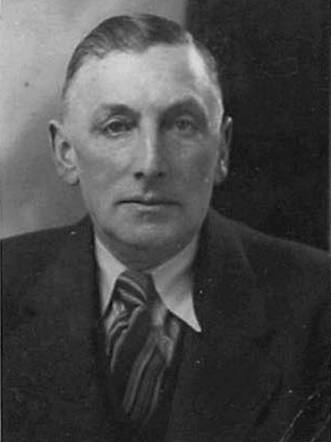 Bron: Stadsarchief Amsterdam Marktvergunning   Abraham de Hond 15-2-1877  10-2-1945
