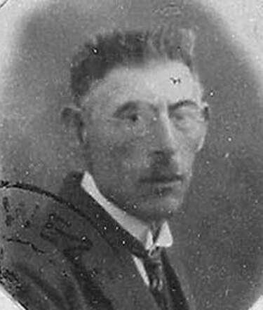 Bron  Stadsarchief Amsterdam Marktvergunning Abraham Engelander 7-2-1872 5-10-1942 kaart dd 1-4-1929  kaart nr 745-7382