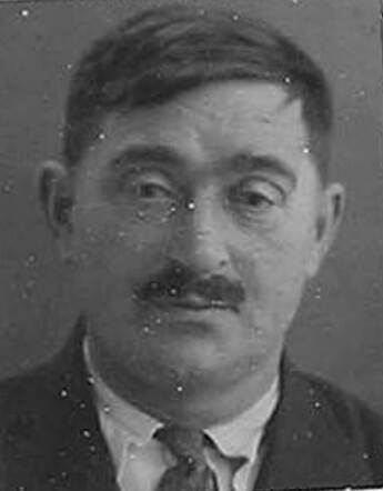 Bron: Stadsarchief Amsterdam Marktvergunning   Abraham Lierens 11-7-1886  12-2-1943 kaart dd 18-11-1933 kaart 745-2445