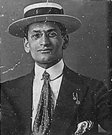 Bron: Stadsarchief Amsterdam Marktvergunning   Abraham Prins 2-10-1889  2-7-1943 dd 1-12-1922  kaart 745-3287